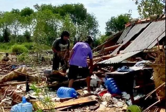 Ratusan Rumah di Indramayu Rusak Diterjang Hujan Deras dan Angin Kencang